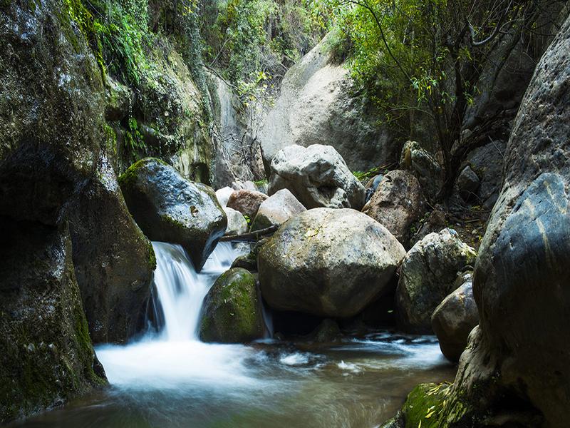 Waterfall, rocks, greenery – Alpujarra Almeriense, Almería province, Andalucía | Andaluciatours