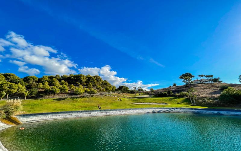 Golf course, water, blue sky – Baviera Golf, Axarquía, Málaga | Andaluciatours