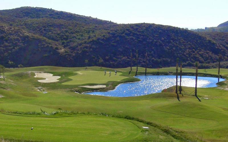 Golf course, green, water – Calanova Golf Club, Costa del Sol, Málaga | Andaluciatours