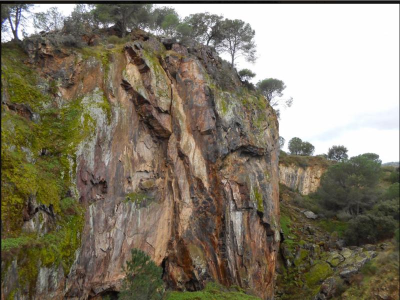 Rock formation, moss, trees – Cuenca Minera, Huelva province, Andalucía | Andaluciatours