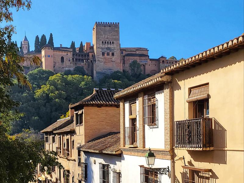 Hill, trees, residential – Granada, Andalucía | Andaluciatours
