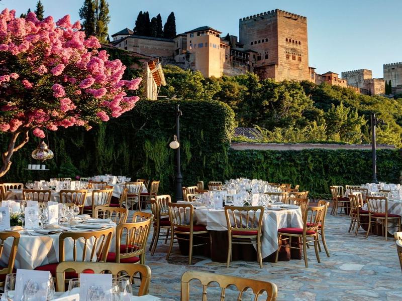 Outdoor dining, historic site, garden – Granada, Andalucía | Andaluciatours