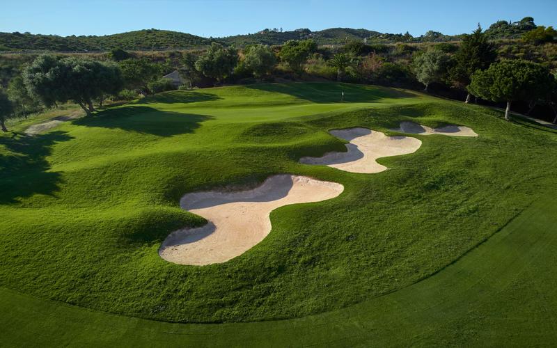 Golf course, sand bunkers, green grass – Higuerón Marbella Golf Resort, Costa del Sol, Málaga | AndaluciaTours