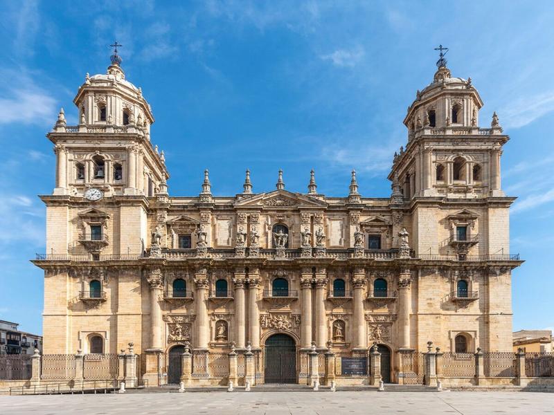 Stone building, ornate, statues – Jaén, Andalucía | Andaluciatours