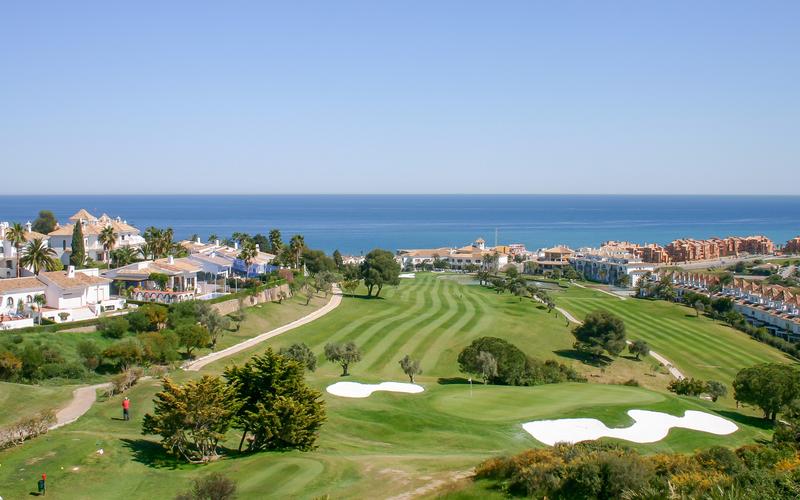 Golf course, ocean view, residential – La Duquesa Golf Country Club, Costa del Sol, Málaga | AndaluciaTours