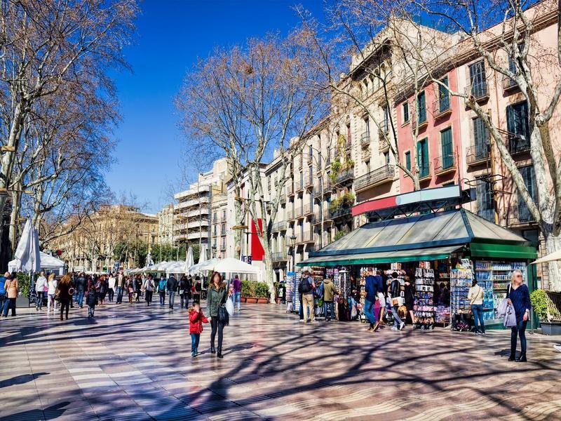 Street, people, buildings – Metropolitana de Almería, Almería province, Andalucía | Andaluciatours
