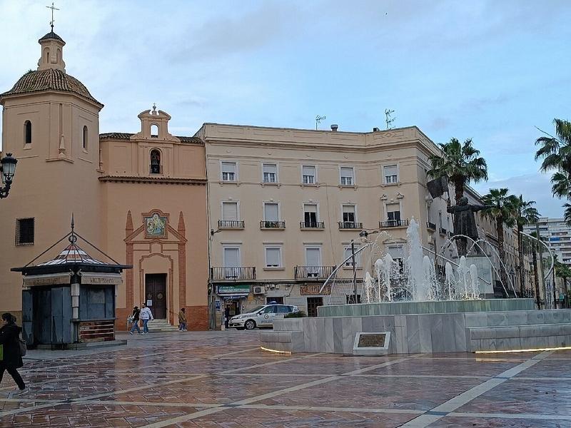 Church, fountain, cityscape – Metropolitana de Huelva, Huelva province, Andalucía | Andaluciatours