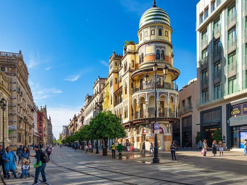 Street, architecture, people – Metropolitana de Huelva, Huelva province, Andalucía | Andaluciatours