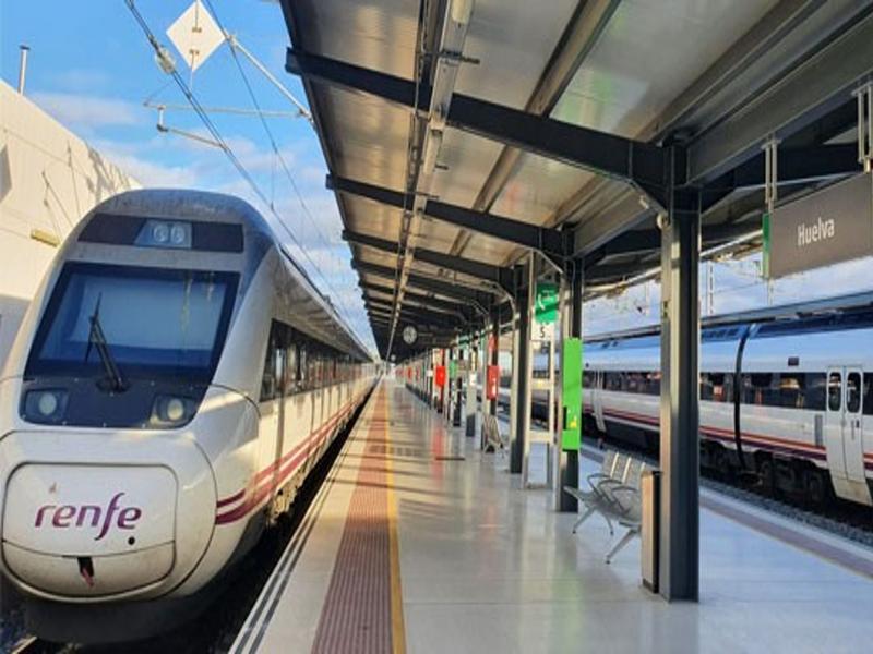 Train station, platform, train – Metropolitana de Huelva, Huelva province, Andalucía | Andaluciatours