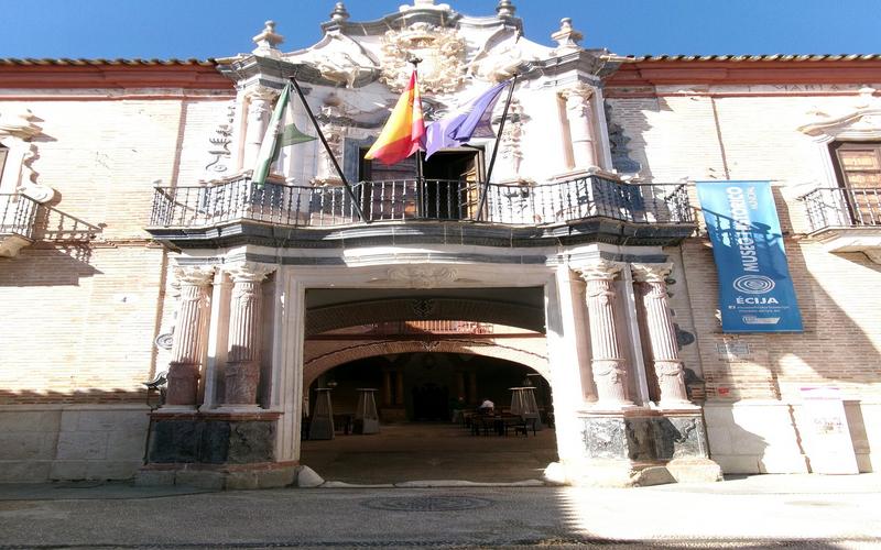 Building, architecture, flags – Municipal Historical Museum of Écija, Écija, Seville | AndaluciaTours