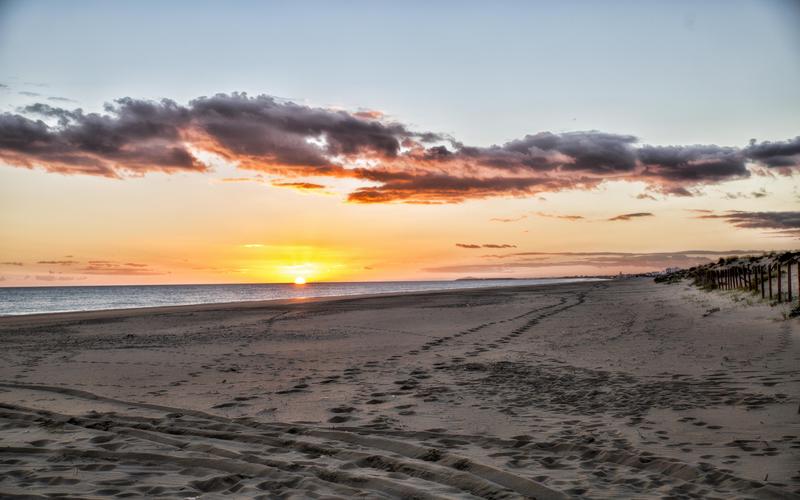 Beach, sunset, clouds – Playa Islantilla, Costa Occidental, Huelva | Andaluciatours