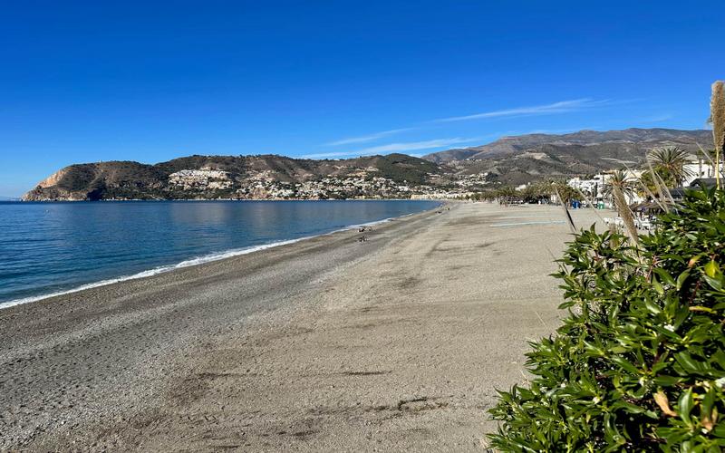 Playa La Herradura in Costa Granadina, Granada — discover it with Andaluciatours.