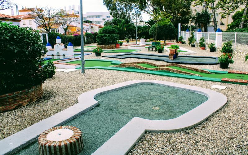 Mini golf, putting green, recreation – Playa Mini Golf, Costa del Sol, Málaga | AndaluciaTours