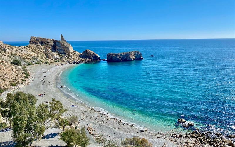 Playa Puerta del Mar in Costa Granadina, Granada — discover it with Andaluciatours.