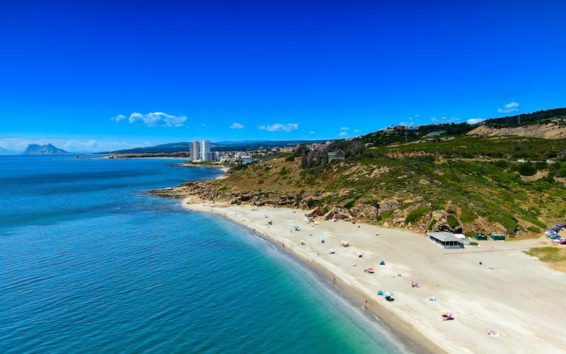 Beach, coastline, ocean – Playa de Cala Sardina, Campo de Gibraltar, Cádiz | Andaluciatours