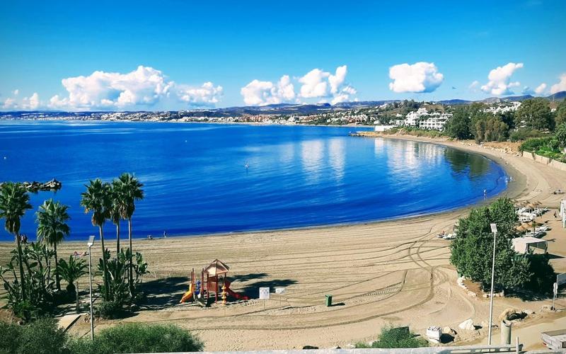 Playa de Casasola in Costa del Sol, Málaga — discover it with Andaluciatours.