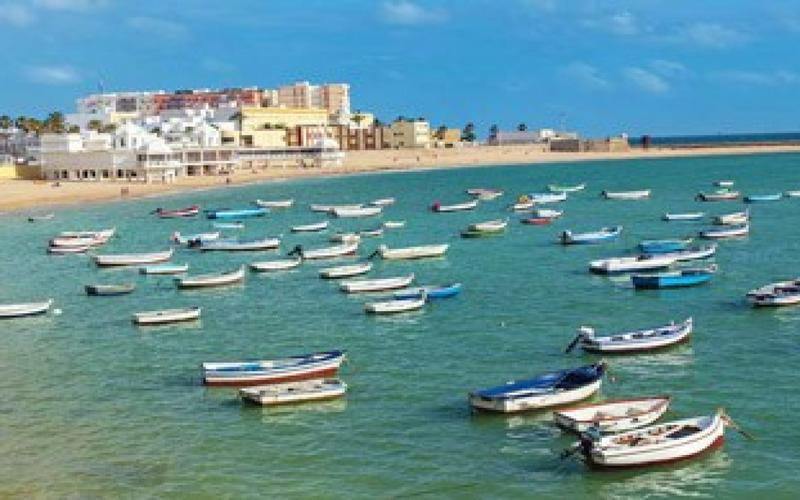 Playa de la Caleta in Bahía de Cádiz, Cádiz — discover it with Andaluciatours.