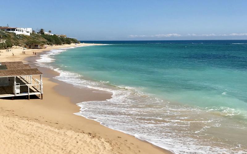 Playa de la Gamba in Bahía de Cádiz, Cádiz — discover it with Andaluciatours.