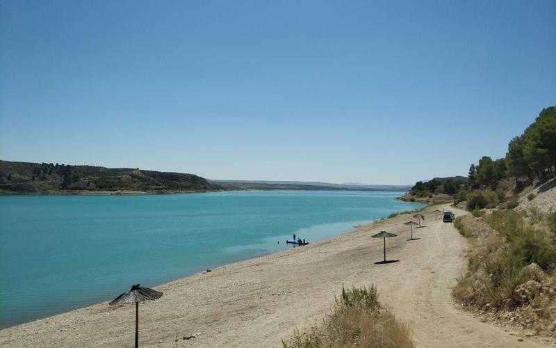 Playas del Negratín in Baza, Granada — discover it with Andaluciatours.