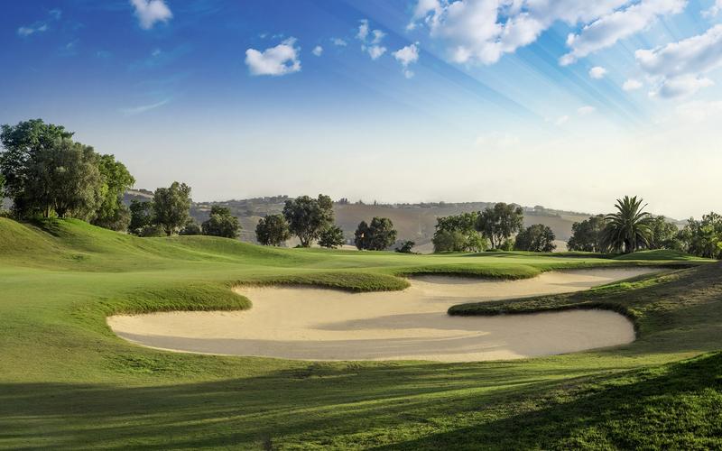 Golf course, sand bunker, green grass – Sherry Golf Jerez, Campiña de Jerez, Cádiz | Andaluciatours