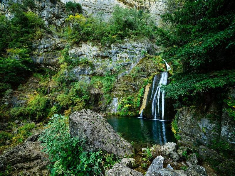 Waterfall, pool, landscape – Sierra Sur, Seville province, Andalucía | Andaluciatours
