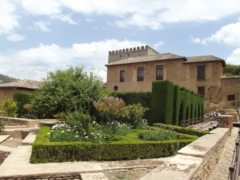 The Court of the Lions in the Alhambra's Nasrid Palaces, Granada — short guided tours with Andaluciatours.